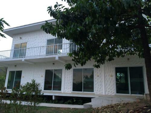 Hotel Whiterock Resort