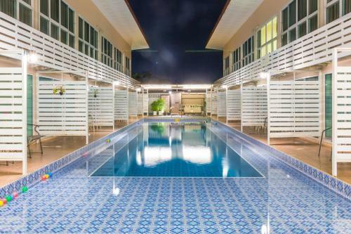 Hotel Villa Pool Lay
