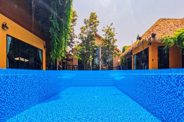 Hotel Khum Damnoen Resort