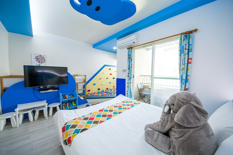 Childlike B&B