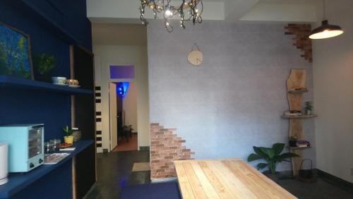 Woods Decor - Guangci St.