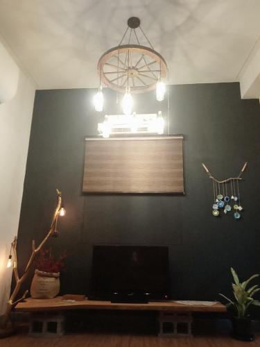 Woods Decor - Guangci St.