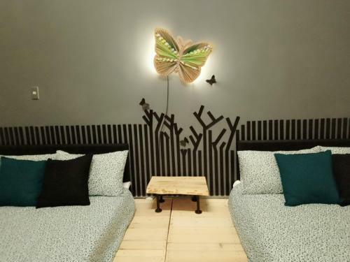 Woods Decor - Guangci St.