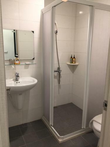 Hostal Ksf B&B