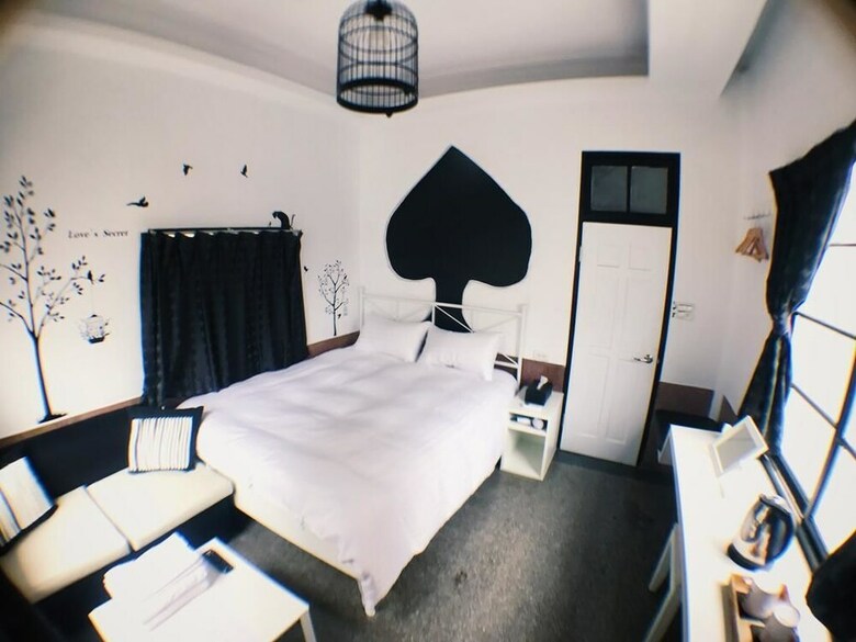 Hotel Narrow House