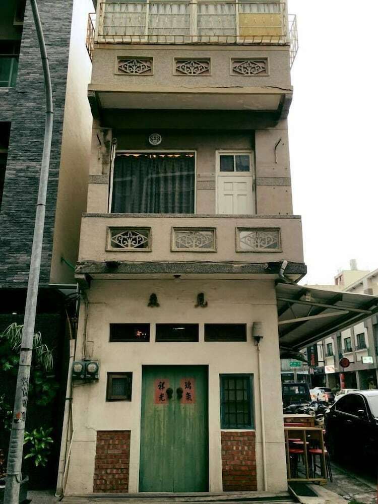 Hotel Narrow House