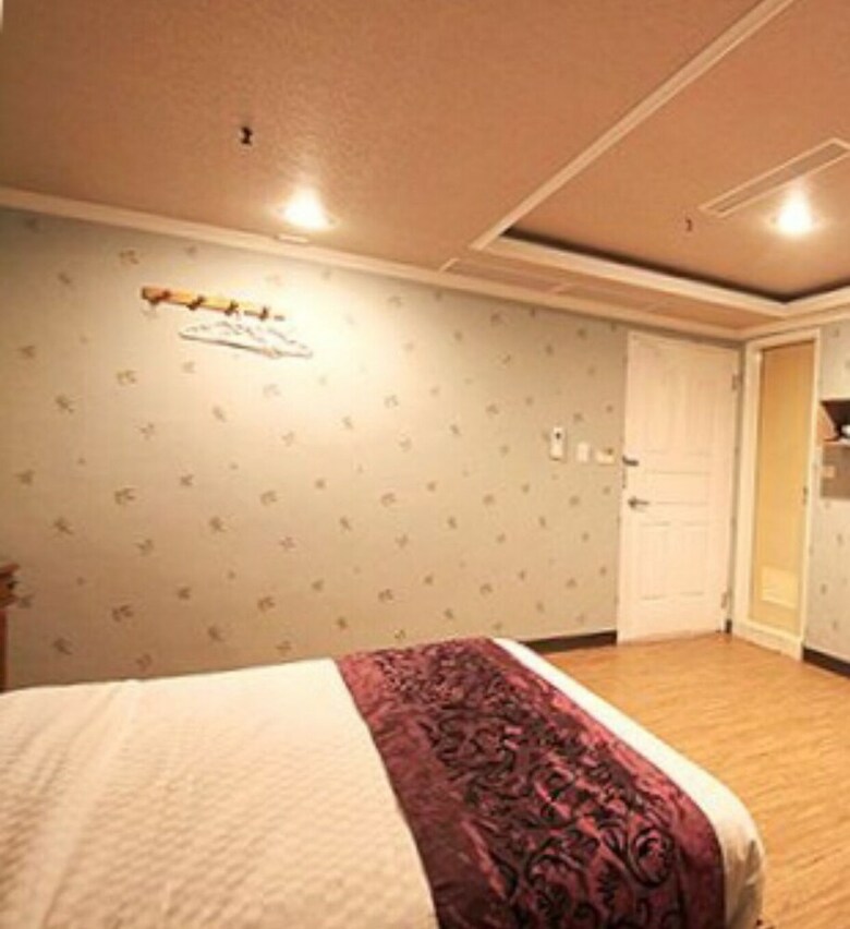 Ya Tai Hotel