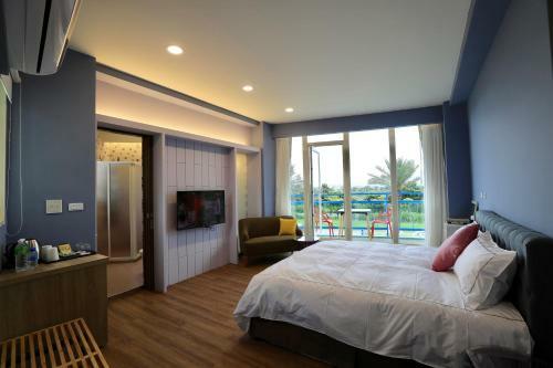 The Riverview Retreats