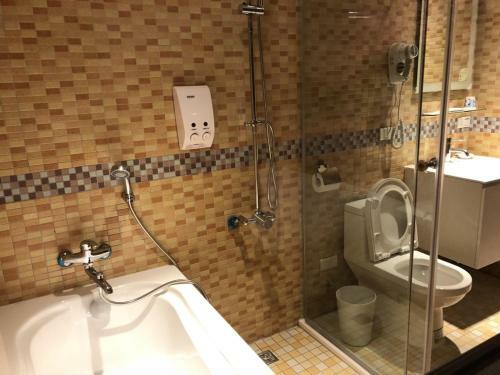 Honest & Warm Hotel