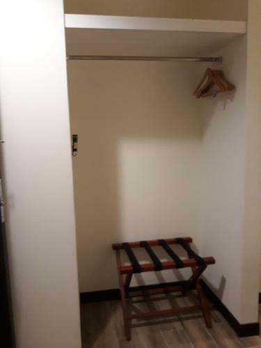 Honest & Warm Hotel