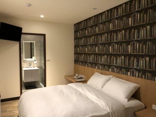 Honest & Warm Hotel