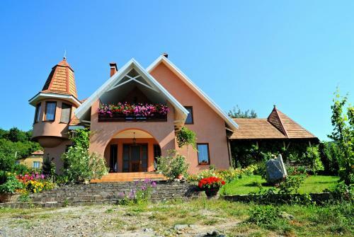 Hostal Polychka Winehouse