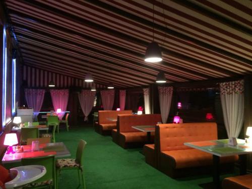 Amber Hotel & Cafe