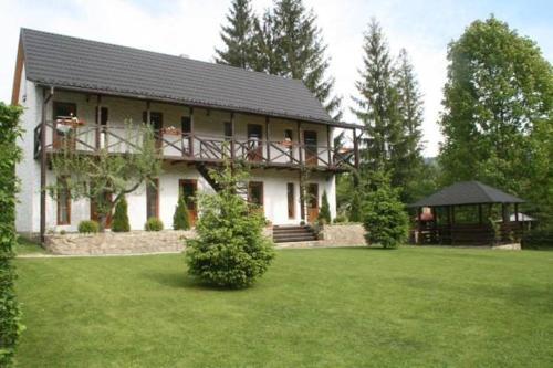 Hostal Zorianyy Guest House