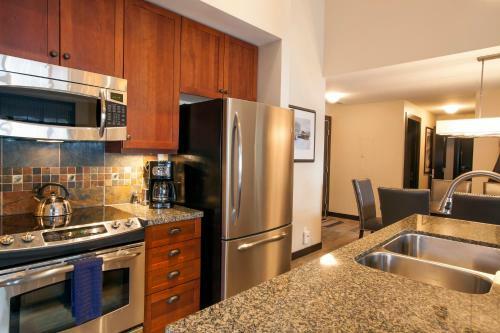 Capitol Peak Lodge, A Destination Residence