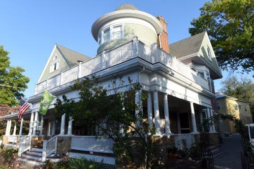 Berkeley House Bed & Breakfast