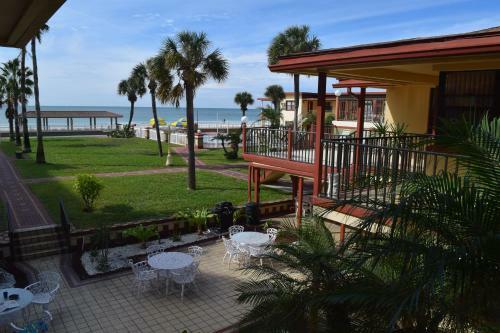 Sails Resort Motel