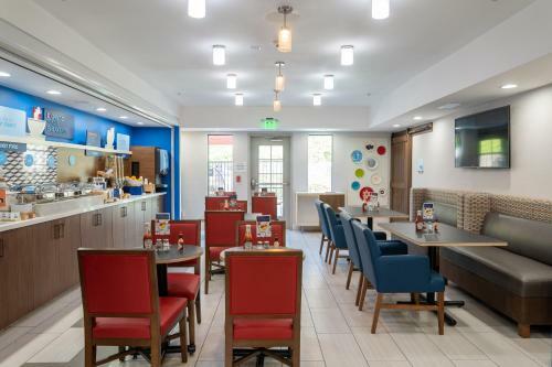 Hotel Holiday Inn Express & Suites - Lake Forest