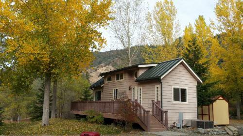 Hotel Strawhouse Resorts