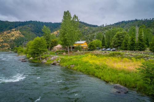 Hotel Strawhouse Resorts