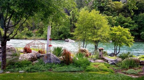 Hotel Strawhouse Resorts