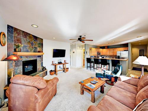 Apartamento 2700 Eagleridge Dr Condo Unit N11