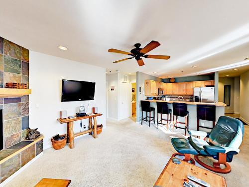 Apartamento 2700 Eagleridge Dr Condo Unit N11