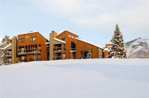 West Condominiums - W3533