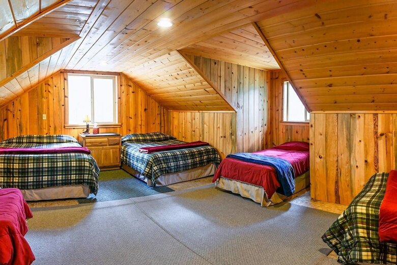 Sun Mountain Ranch Bunkhouse - Near Crater Lake