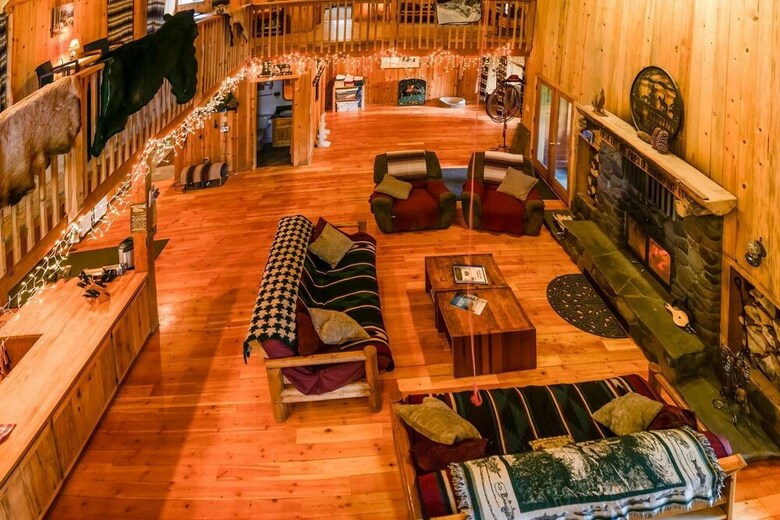 Sun Mountain Ranch Bunkhouse - Near Crater Lake