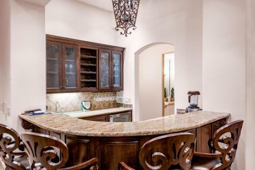 Santa Catalina Estate