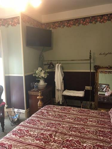 Queen Anne Bed And Breakfast