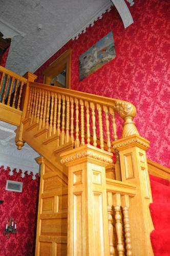 Queen Anne Bed And Breakfast