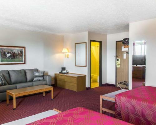 Hotel Econo Lodge Limon
