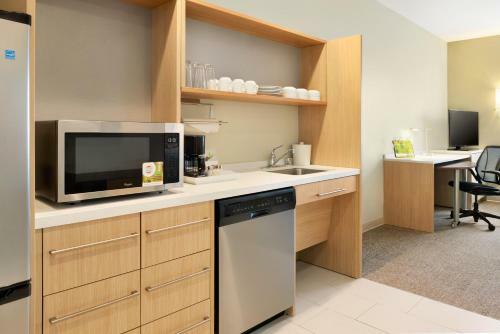 Hotel Home2 Suites By Hilton Milwaukee Brookfield