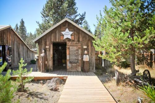 Bend-sunriver Camping Resort Studio Cabin 6