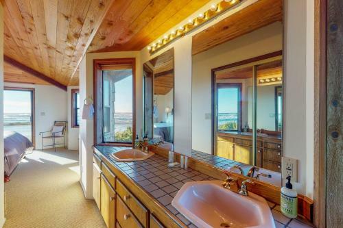 Villa Al Mar -- Main House