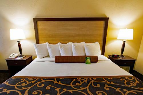 Hotel Heritage Inn