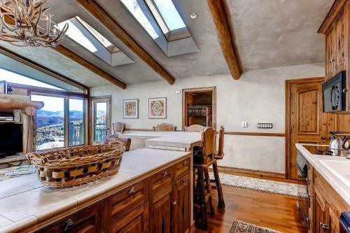Shadowbrook 304