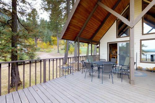 The Lazy Hound Lodge
