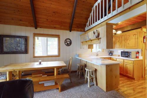 The Lazy Hound Lodge