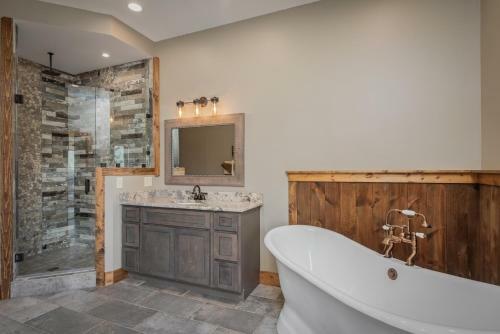 Tanglewood Mountain Lodge Home