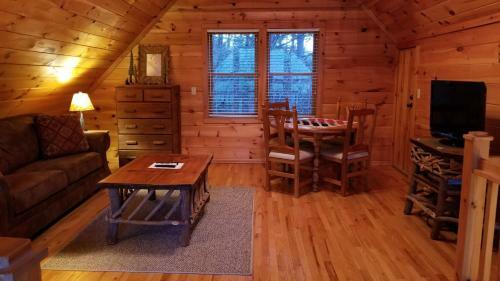 Hotel Bear Den Mountain Resort