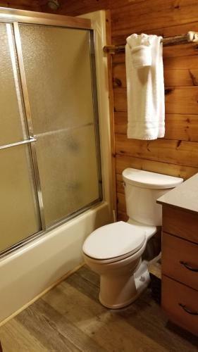 Hotel Bear Den Mountain Resort