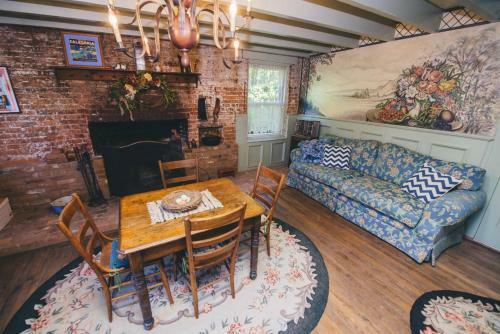 Old Caledonian Bed & Breakfast