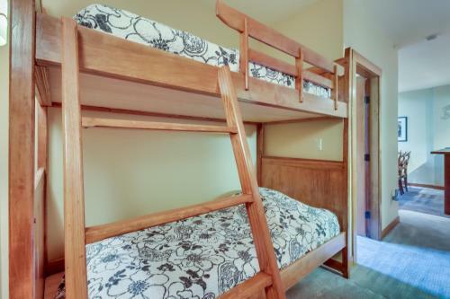 Powderhorn Lodge 107: Columbine Suite