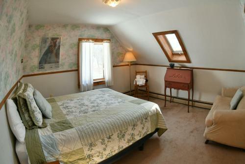 Hawk Mountain Lodge
