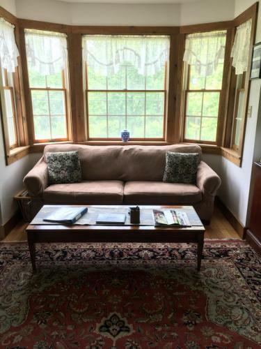 Hawk Mountain Lodge