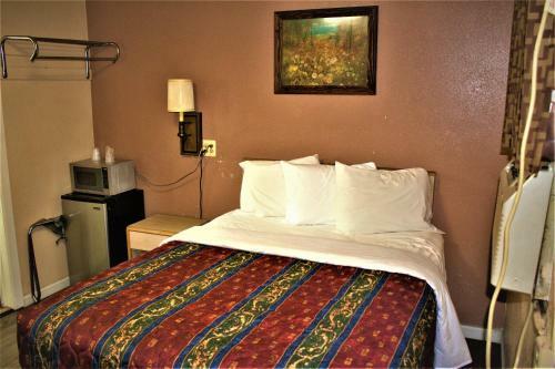 Plaza Motel