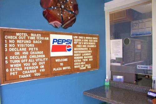 Plaza Motel
